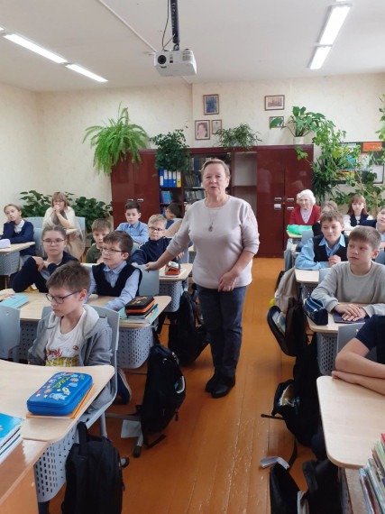 Встреча гостей с учащимися 5 "д" класса.
